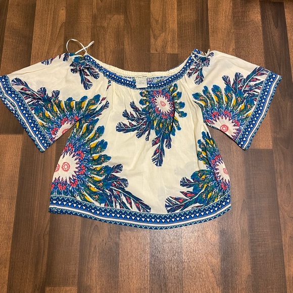 Flying Tomato White and Blue Flutter Sleeve Off-Shoulder Blouse - Picture 2 of 5